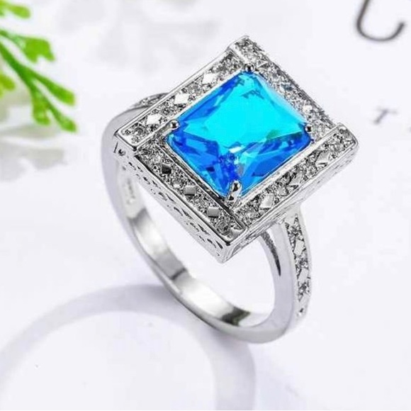 Regal Crown Jewel Ring - Picture 2 of 5